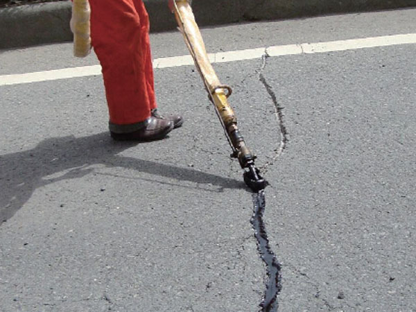 怎么選擇瀝青道路灌縫膠更合理